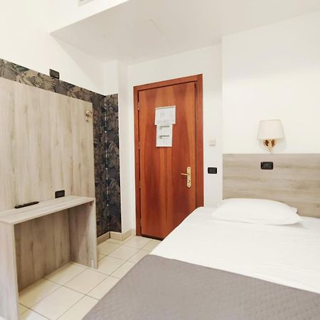 Hotel Mondial Milano Ngoại thất bức ảnh