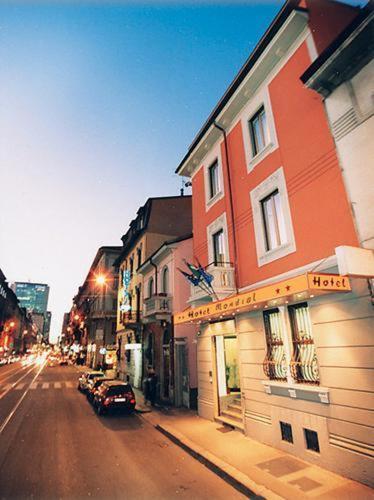 Hotel Mondial Milano Ngoại thất bức ảnh