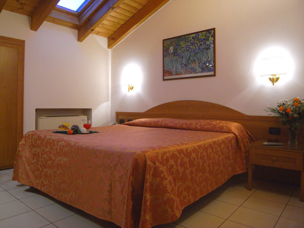 Hotel Mondial Milano Ngoại thất bức ảnh
