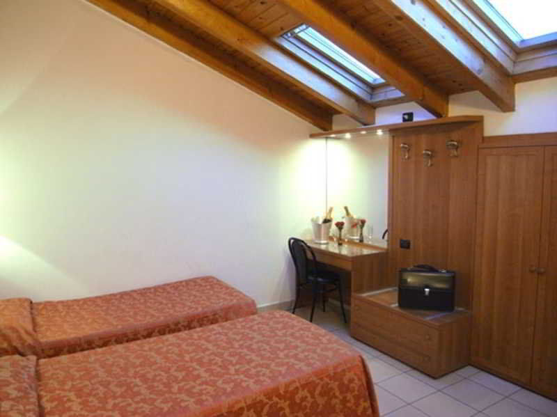 Hotel Mondial Milano Ngoại thất bức ảnh